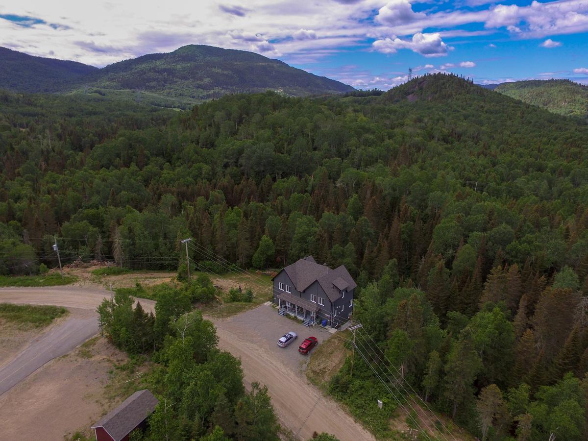 Vue Sur La Montagne LʼAnse-Saint-Jean Exterior foto